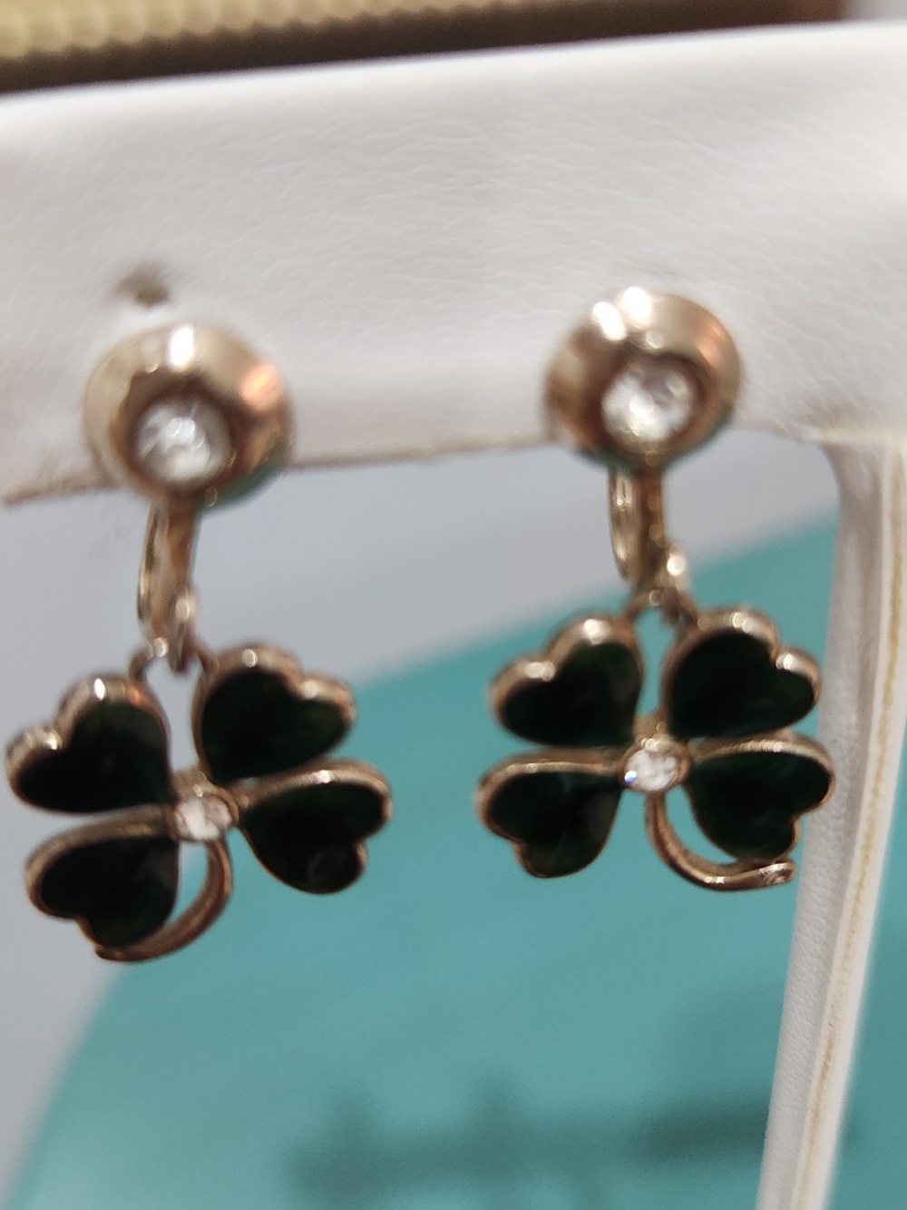 Vtg Screw Back Four Leaf Clover Dangle Earrings Gold Tone, Green Enamel, Crystal